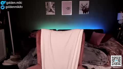 Snapshot of golden_miki chatting on January 25, 4:23 am Shy in the streets but a freak in the sheets online show from January 25, 4:23 am