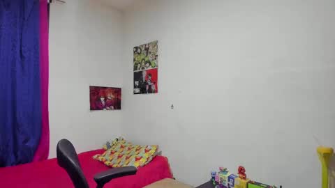 Snapshot of golden_ryan chatting on September 25, 3:43 am Jmmmm online show from September 25, 3:43 am