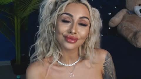 GoldenAmberX online show from January 19, 9:01 am