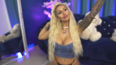 GoldenAmberX online show from September 30, 6:57 pm