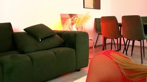 GoldenAmberX online show from April 29, 8:51 am