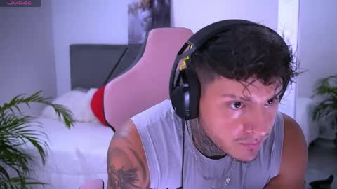 goldenatlasx online show from April 22, 10:44 pm