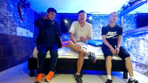 GOLDENJOI online show from November 2, 11:34 am