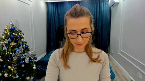 Olivia online show from December 9, 3:40 am