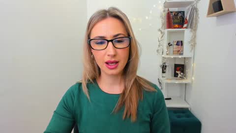 Olivia online show from December 21, 7:27 pm