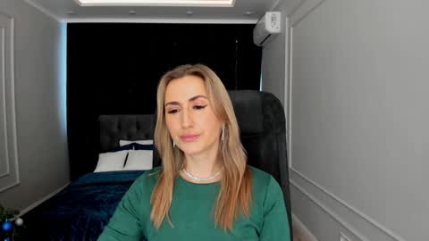 Olivia online show from December 31, 5:44 am