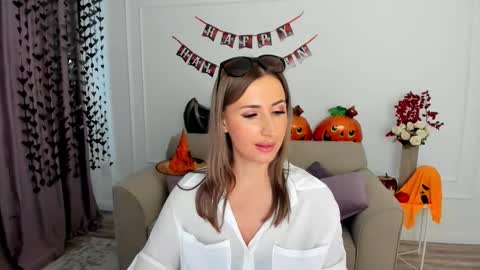 Olivia online show from October 25, 4:20 am