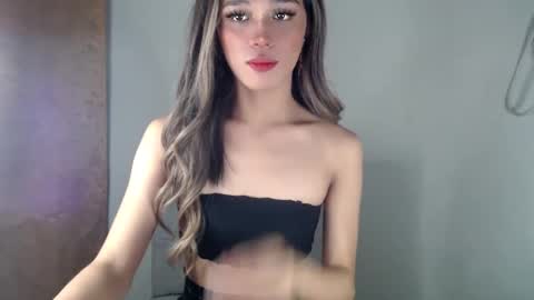 Snapshot of goldenlily69 chatting on March 2, 4:07 am Lily is Gold online show from March 2, 4:07 am