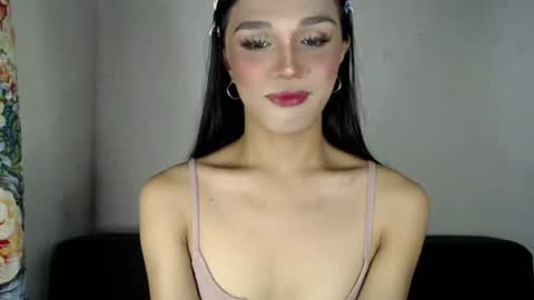 Lily is Gold online show from July 14, 11:05 am