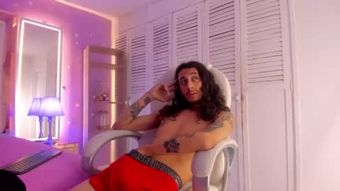 goldentemptation_ online show from June 18, 7:40 pm