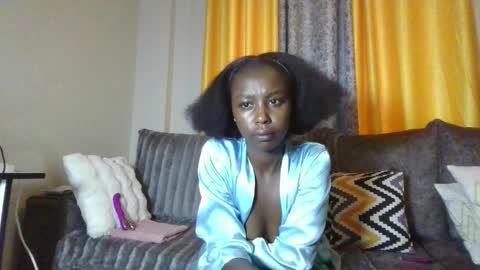 goldiecandy online show from February 12, 5:35 am