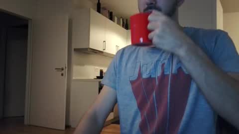 Snapshot of goldnic_10 chatting on October 12, 5:06 am goldnic_10 online show from October 12, 5:06 am