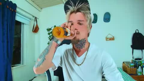 Snapshot of goldy_loyal99 chatting on February 13, 11:56 pm Goldy Loyal93 online show from February 13, 11:56 pm