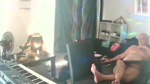 goldyguy011 online show from November 24, 2:11 am