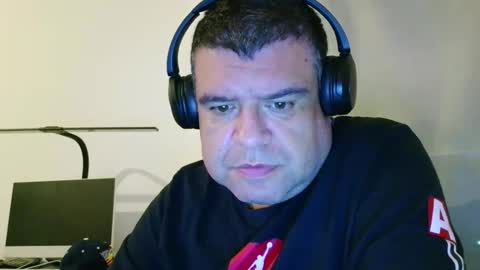 gomezgonz5 online show from September 11, 9:37 pm