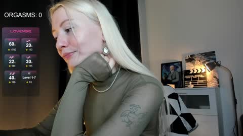 SOPHIE online show from December 15, 8:58 pm