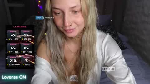 goodgirl0024 online show from February 18, 9:00 pm