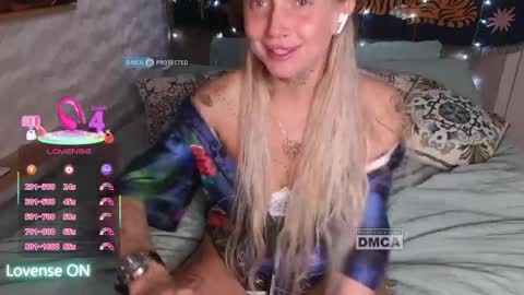 Snapshot of goodgirl0024 chatting on April 20, 8:32 pm goodgirl0024 online show from April 20, 8:32 pm