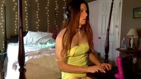 Avynn T Morgan online show from September 21, 6:53 pm