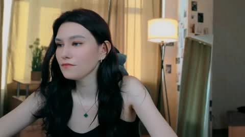 Sarra online show from May 1, 1:37 pm