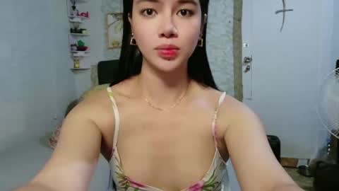geneviev online show from April 26, 5:54 pm