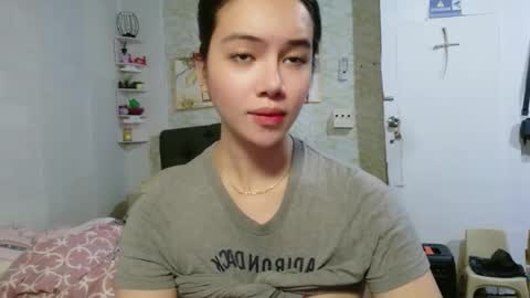 geneviev online show from May 15, 9:05 am