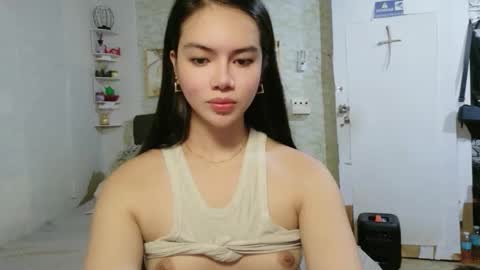 geneviev online show from May 17, 5:09 pm