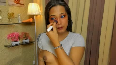 RIANA online show from May 11, 4:48 pm