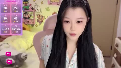 Snapshot of gorgeous_girl33 chatting on November 2, 8:33 pm gorgeous girl33 online show from November 2, 8:33 pm