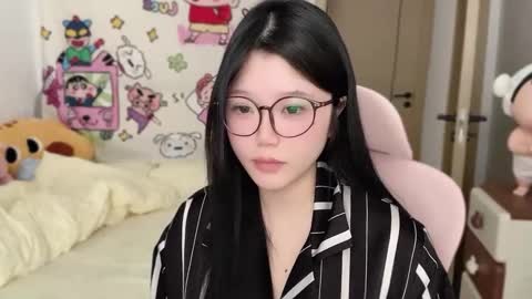 Snapshot of gorgeous_girl33 chatting on November 15, 2:20 am gorgeous girl33 online show from November 15, 2:20 am