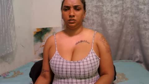 gorgeouslips10 online show from May 23, 4:22 pm