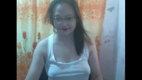 Snapshot of gorgeousmama chatting on January 6, 3:31 am gorgeousmama online show from January 6, 3:31 am