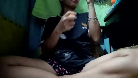 Snapshot of gorgeouspinay_babe chatting on October 29, 11:45 am GorgeousPinay babe online show from October 29, 11:45 am