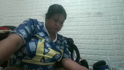 Snapshot of gorgeousselenaxx chatting on January 11, 1:53 pm gorgeousselenaxx online show from January 11, 1:53 pm