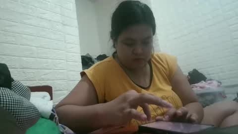 Snapshot of gorgeousselenaxx chatting on February 24, 2:19 am gorgeousselenaxx online show from February 24, 2:19 am