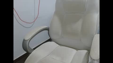 Snapshot of goten7 chatting on November 21, 7:01 pm Andres online show from November 21, 7:01 pm