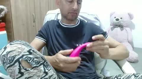 Andres online show from April 8, 10:37 am