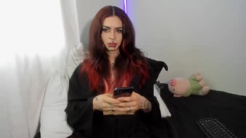 Snapshot of goth_ru chatting on December 31, 8:12 pm Russ online show from December 31, 8:12 pm