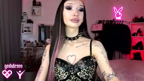    online show from April 2, 3:15 am