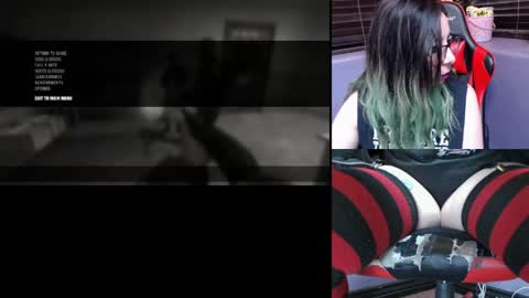 Snapshot of gothic_cutie chatting on April 14, 8:04 pm gothic_cutie online show from April 14, 8:04 pm