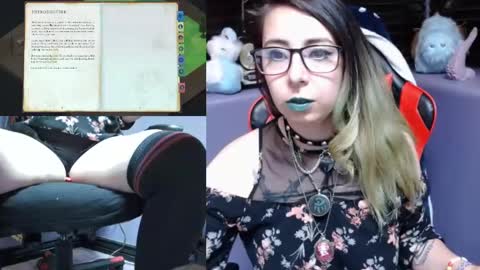 Snapshot of gothic_cutie chatting on May 6, 7:52 pm gothic_cutie online show from May 6, 7:52 pm