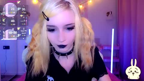 Snapshot of gothiclali chatting on May 22, 12:18 am gothiclali online show from May 22, 12:18 am