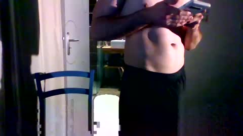 Snapshot of goura2000 chatting on January 22, 9:43 pm goura2000 online show from January 22, 9:43 pm