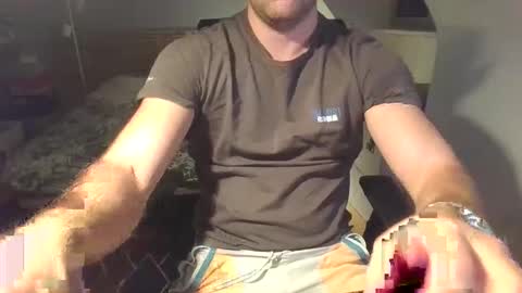 Snapshot of goura2000 chatting on October 29, 10:11 pm goura2000 online show from October 29, 10:11 pm