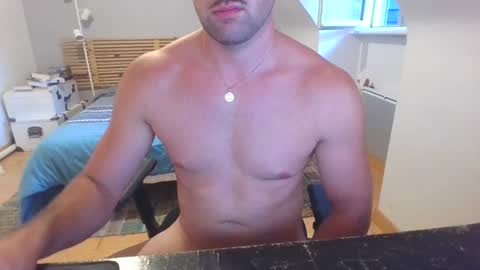 goura2000 online show from August 3, 7:28 pm