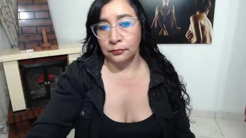 Snapshot of grace_mature_milf chatting on October 18, 10:27 am grace_mature_milf online show from October 18, 10:27 am