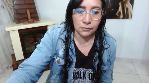 Snapshot of grace_mature_milf chatting on October 22, 10:48 am grace_mature_milf online show from October 22, 10:48 am