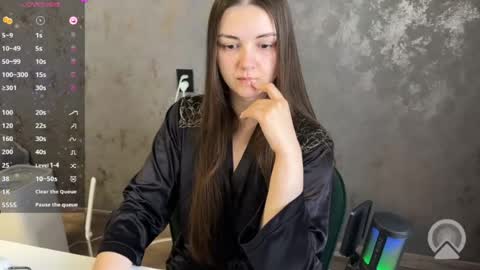 Grace Brown online show from June 22, 11:18 am