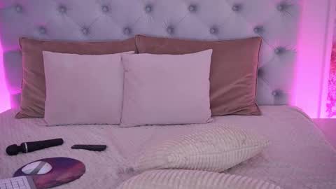 Snapshot of gracedaviess chatting on March 22, 2:20 pm gracedaviess online show from March 22, 2:20 pm