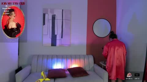 Zuly online show from May 15, 8:05 pm